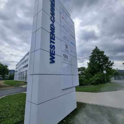 Kategorie Pylon Westend